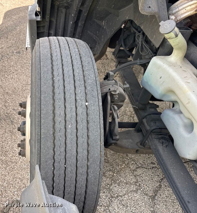 image for item YA1043 2020 International LT625 semi truck