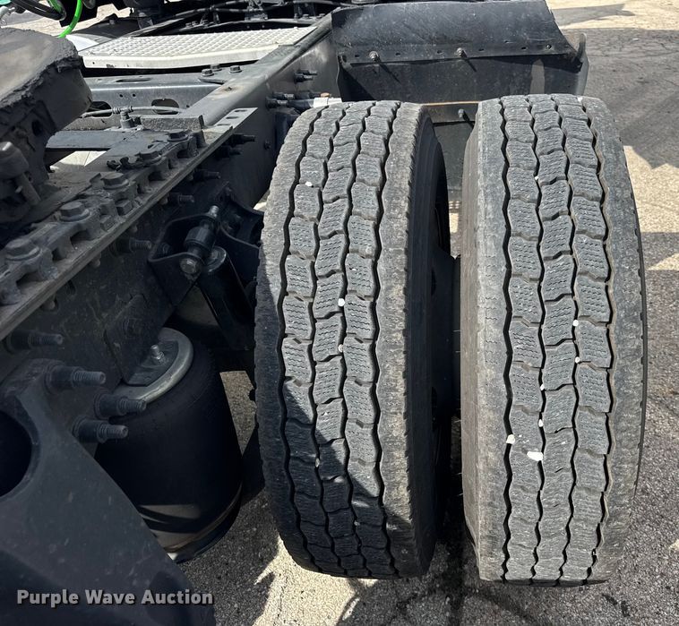 image for item YA1043 2020 International LT625 semi truck