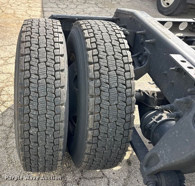 image for item YA1043 2020 International LT625 semi truck