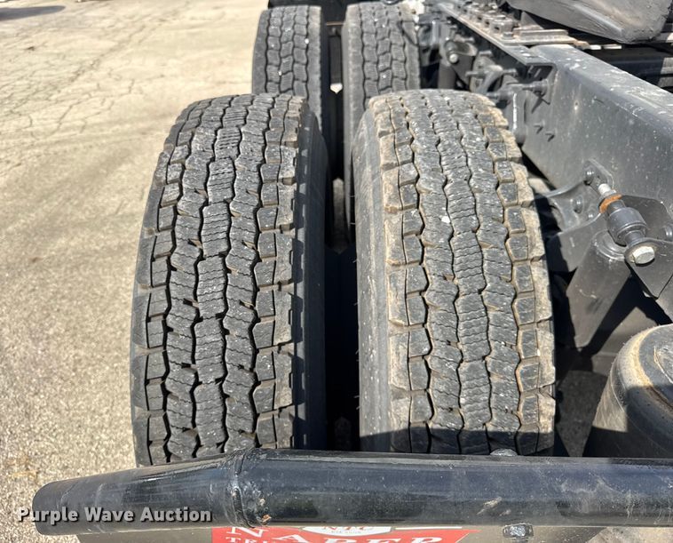 image for item YA1043 2020 International LT625 semi truck