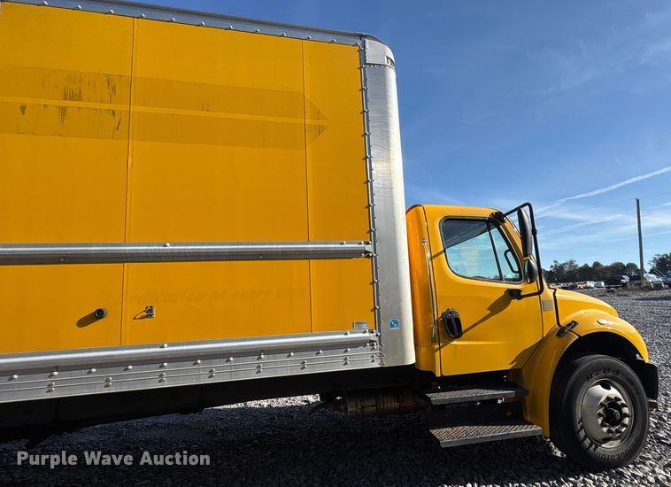 image for item YA1045 2018 Freightliner Business Class M2 box truck