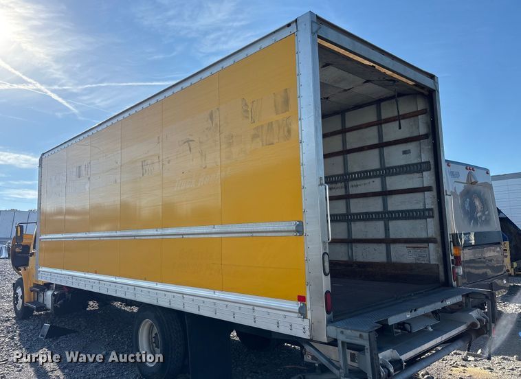 image for item YA1045 2018 Freightliner Business Class M2 box truck