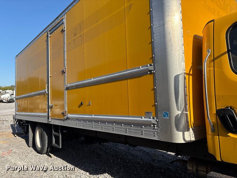 image for item YA1045 2018 Freightliner Business Class M2 box truck