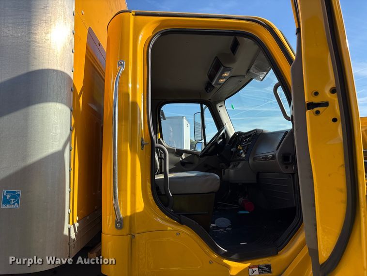 image for item YA1045 2018 Freightliner Business Class M2 box truck