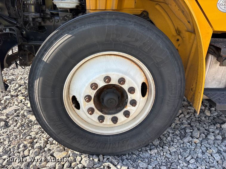 image for item YA1045 2018 Freightliner Business Class M2 box truck