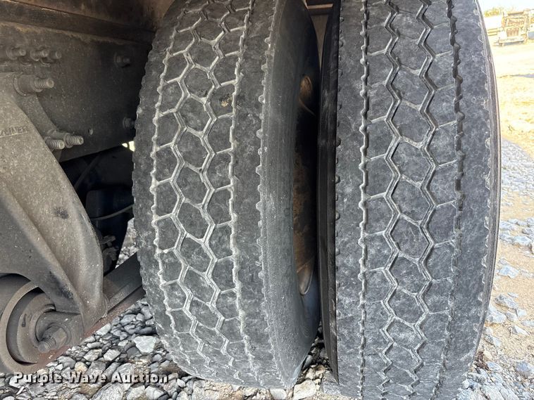 image for item YA1045 2018 Freightliner Business Class M2 box truck