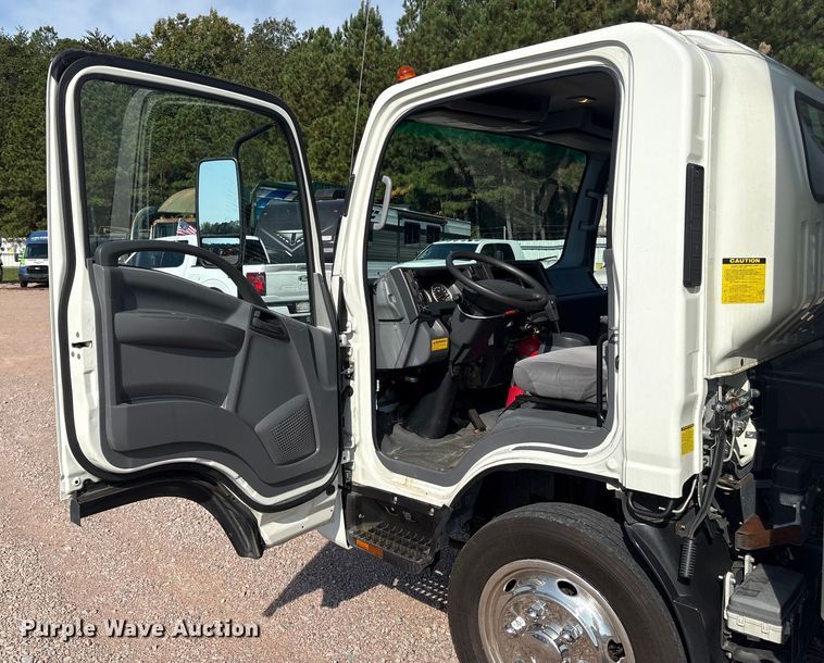 image for item YA1054 2020 Isuzu NRR box truck