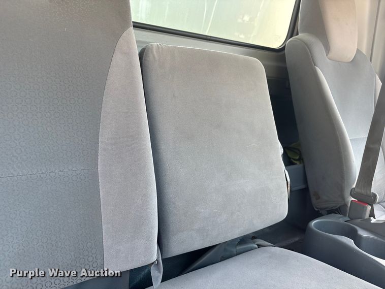 image for item YA1054 2020 Isuzu NRR box truck