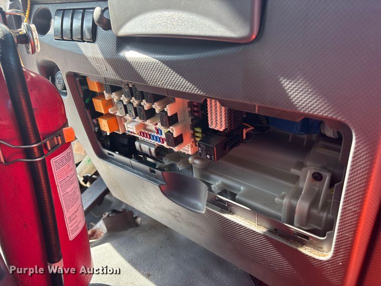 image for item YA1054 2020 Isuzu NRR box truck