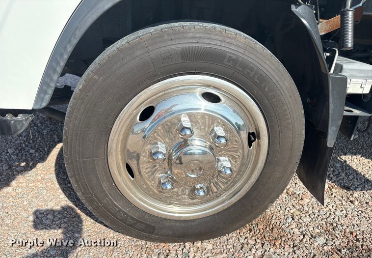 image for item YA1054 2020 Isuzu NRR box truck