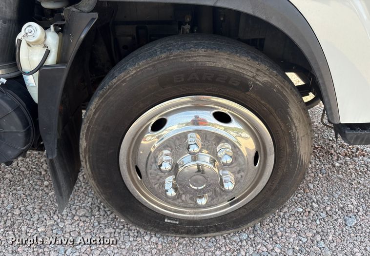 image for item YA1054 2020 Isuzu NRR box truck