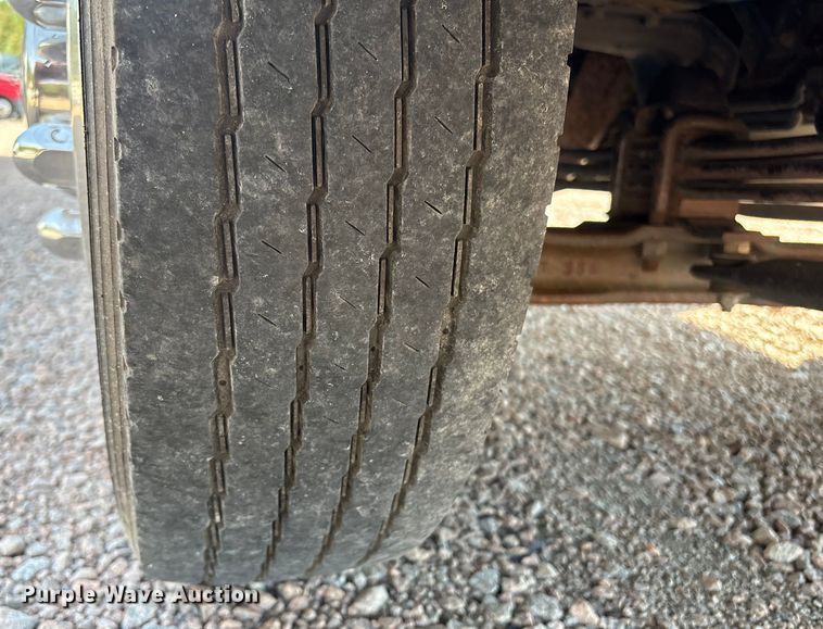 image for item YA1054 2020 Isuzu NRR box truck