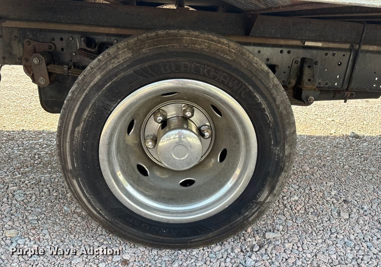 image for item YA1054 2020 Isuzu NRR box truck