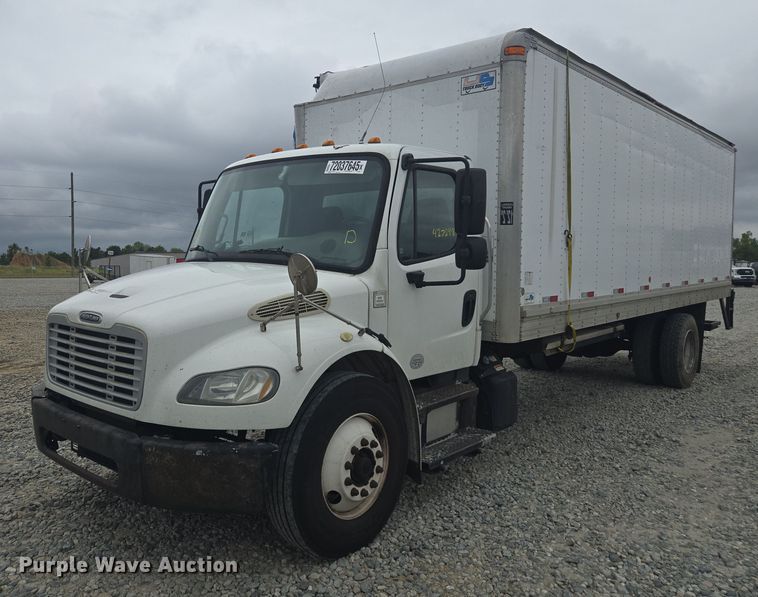 2013 Freightliner Business Class M2