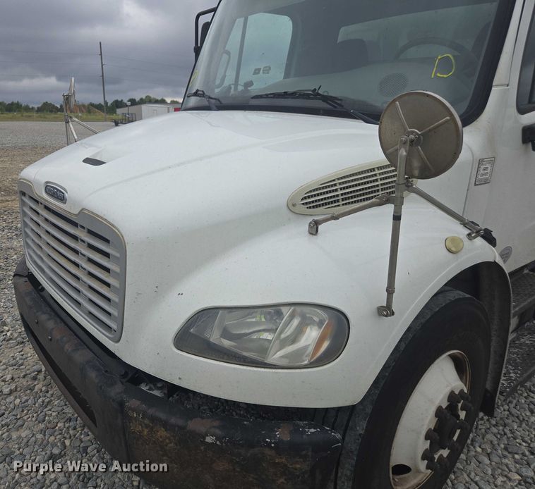 image for item YA1096 2013 Freightliner Business Class M2 box truck