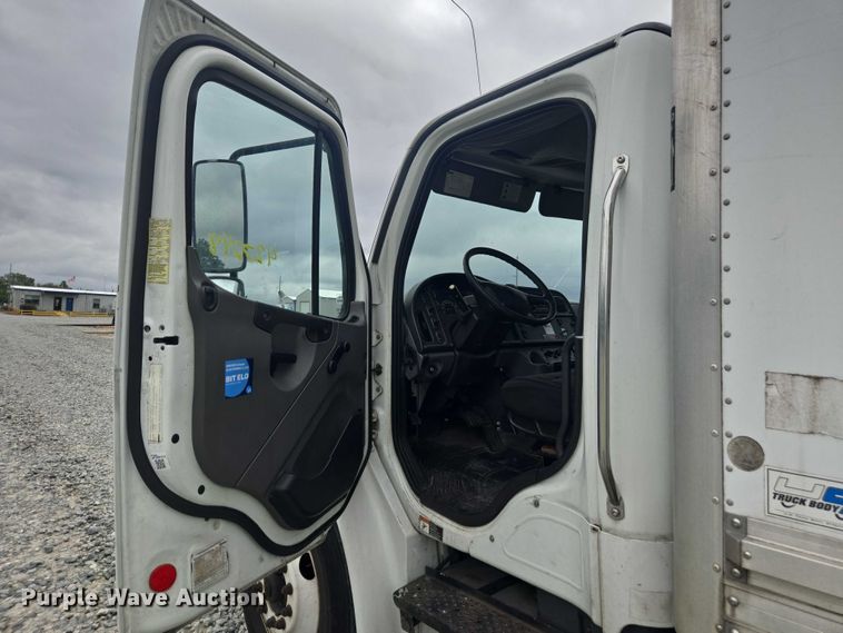 image for item YA1096 2013 Freightliner Business Class M2 box truck