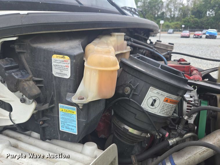 image for item YA1096 2013 Freightliner Business Class M2 box truck