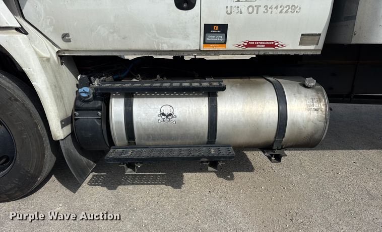 image for item YA1171 2023 International MV607 box truck