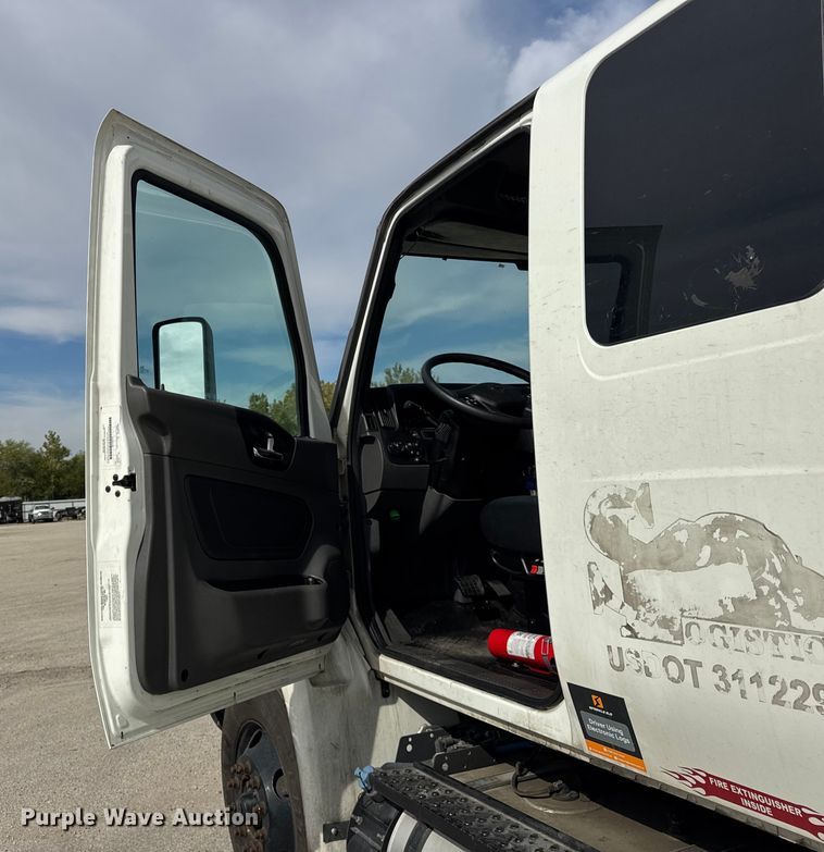 image for item YA1171 2023 International MV607 box truck