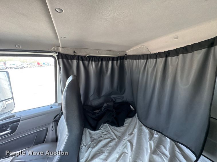 image for item YA1171 2023 International MV607 box truck