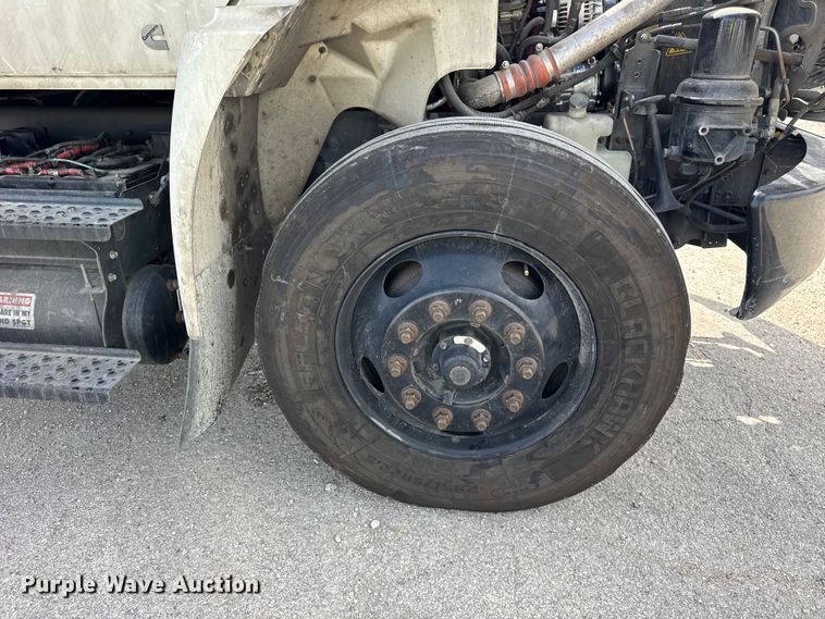 image for item YA1171 2023 International MV607 box truck