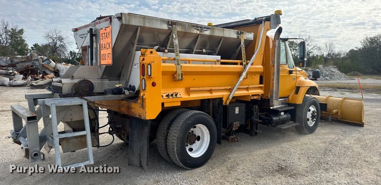 image for item DO2308 2004 International 7400 dump truck