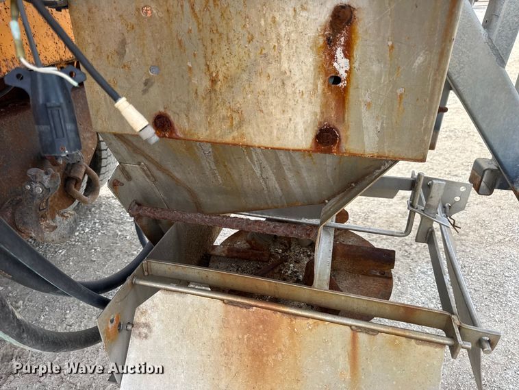 image for item DO2308 2004 International 7400 dump truck