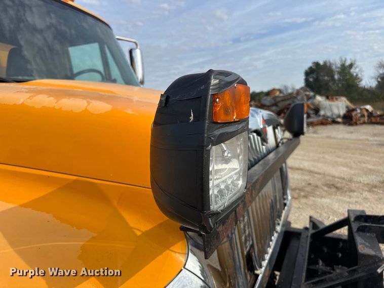 image for item DO2308 2004 International 7400 dump truck