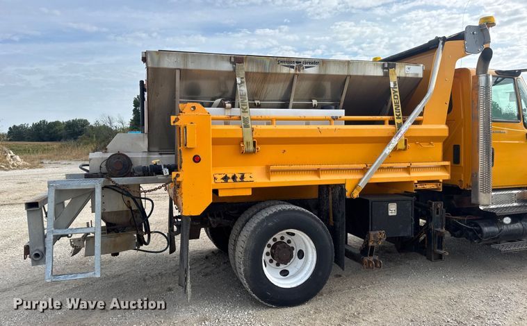 image for item DO2308 2004 International 7400 dump truck