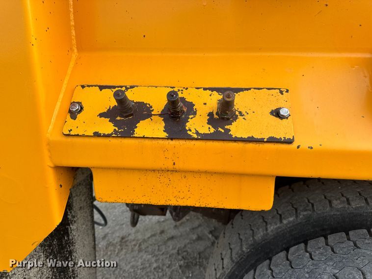 image for item DO2308 2004 International 7400 dump truck