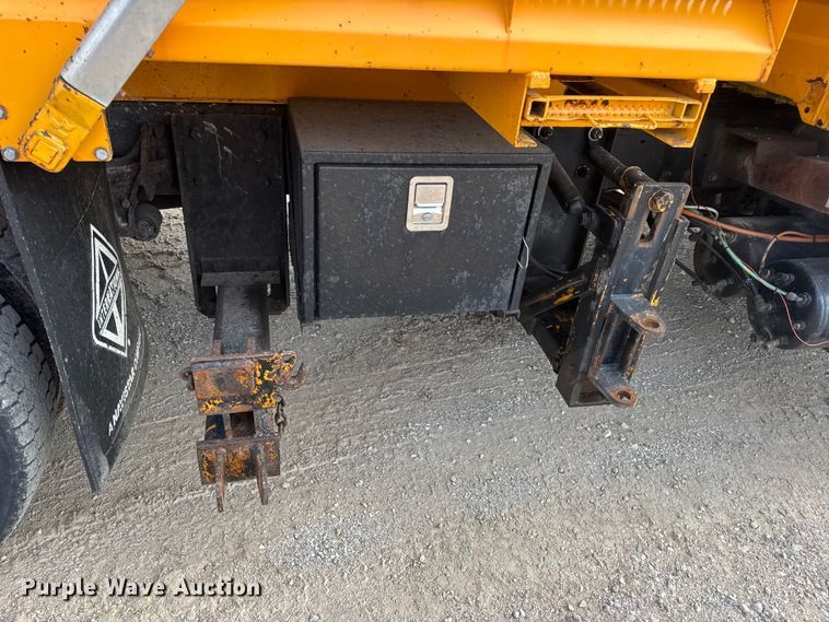 image for item DO2308 2004 International 7400 dump truck