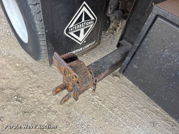 image for item DO2308 2004 International 7400 dump truck