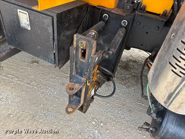 image for item DO2308 2004 International 7400 dump truck