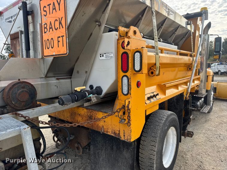 image for item DO2308 2004 International 7400 dump truck