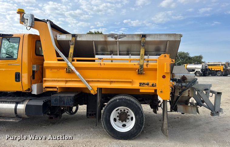 image for item DO2308 2004 International 7400 dump truck