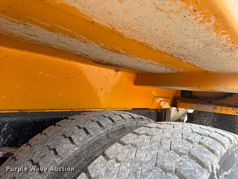 image for item DO2308 2004 International 7400 dump truck