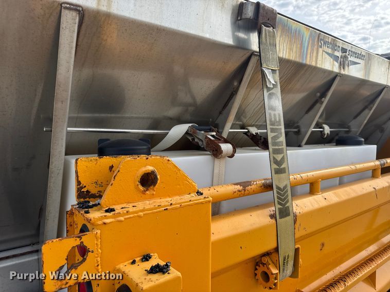 image for item DO2308 2004 International 7400 dump truck