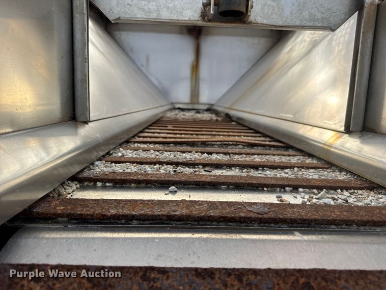 image for item DO2308 2004 International 7400 dump truck