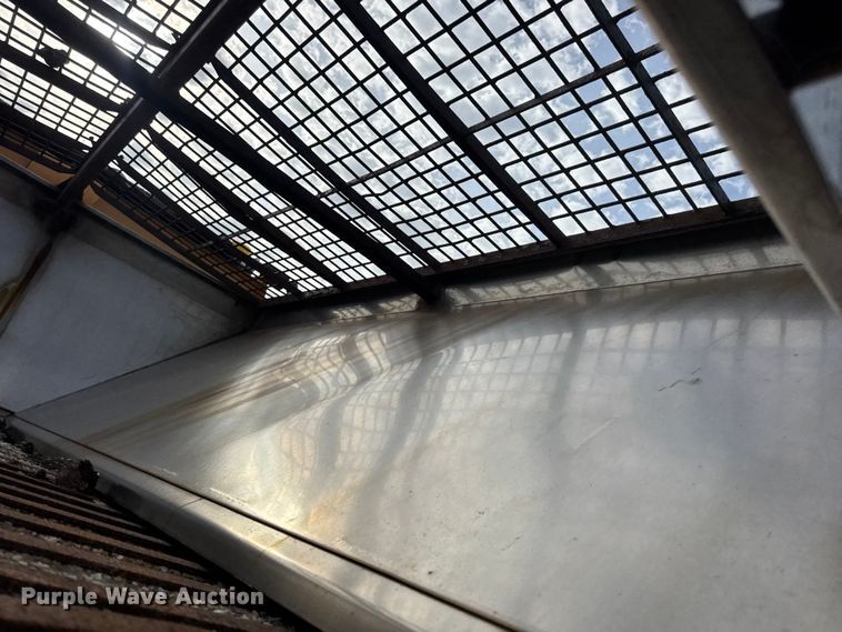 image for item DO2308 2004 International 7400 dump truck