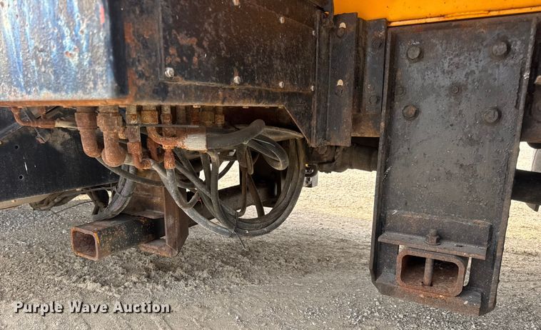 image for item DO2308 2004 International 7400 dump truck