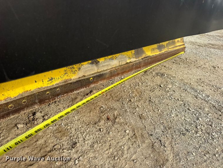 image for item DO2308 2004 International 7400 dump truck