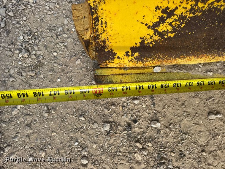 image for item DO2308 2004 International 7400 dump truck