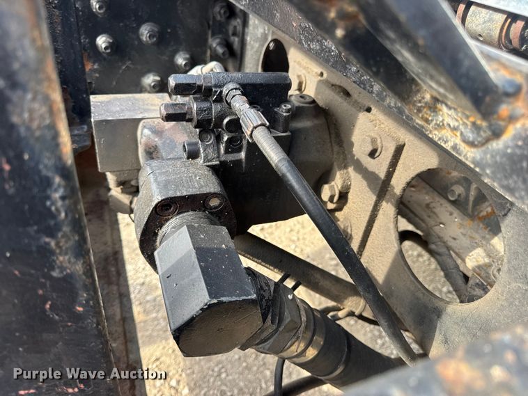 image for item DO2308 2004 International 7400 dump truck