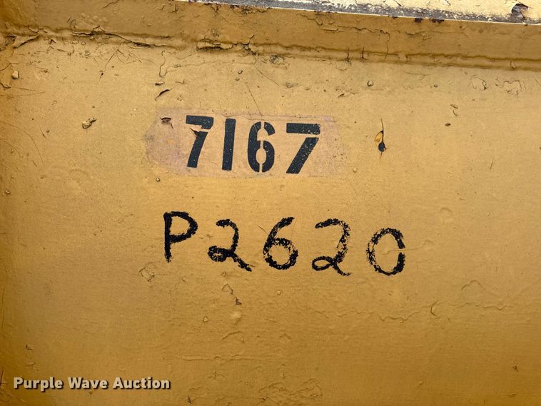 image for item DO2308 2004 International 7400 dump truck