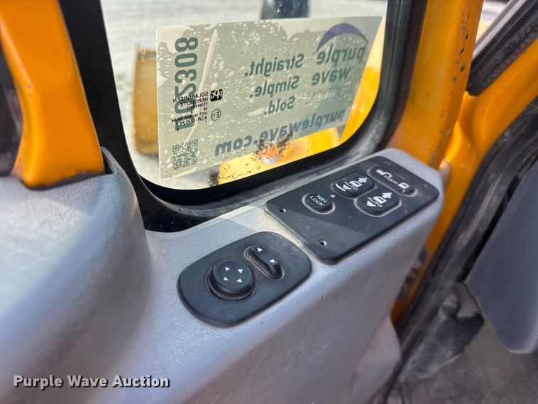 image for item DO2308 2004 International 7400 dump truck