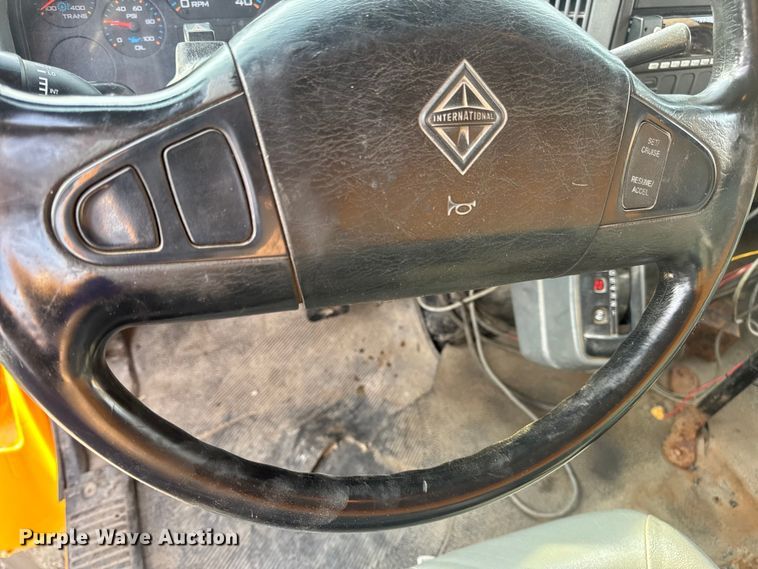 image for item DO2308 2004 International 7400 dump truck