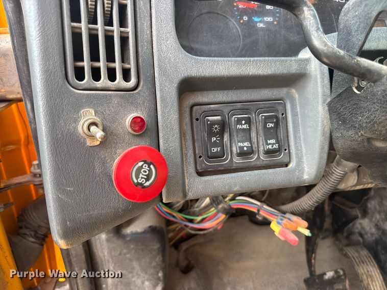 image for item DO2308 2004 International 7400 dump truck