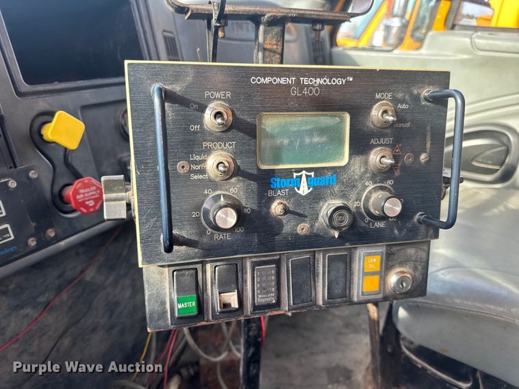 image for item DO2308 2004 International 7400 dump truck