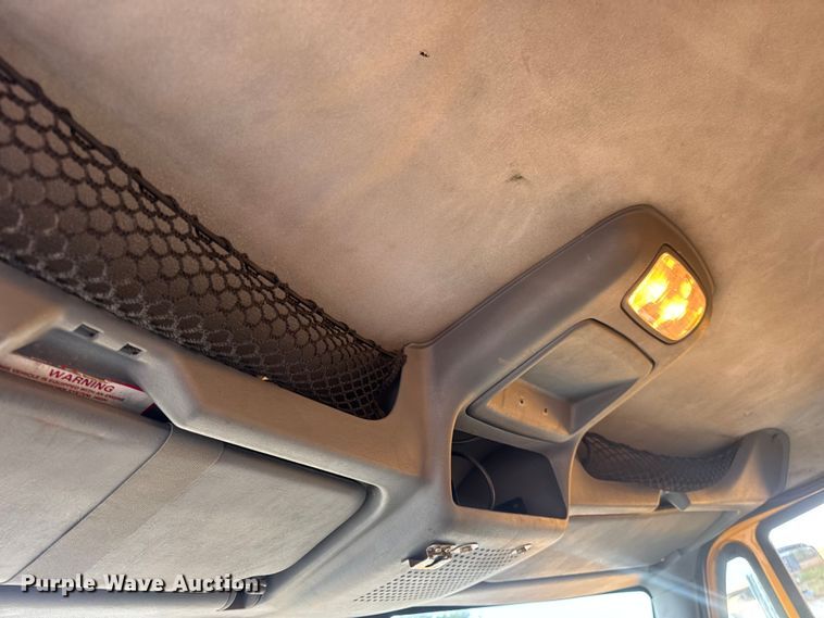 image for item DO2308 2004 International 7400 dump truck