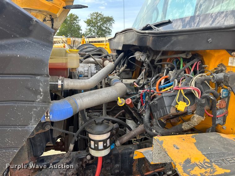 image for item DO2308 2004 International 7400 dump truck